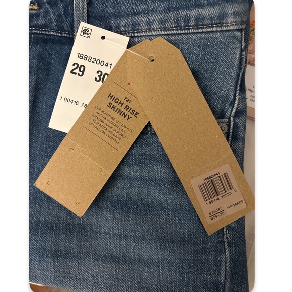 NWT🔖•Levi’s 721 High Rise Jeans, distressed knee size 8 short, 29x30 - Picture 5 of 14